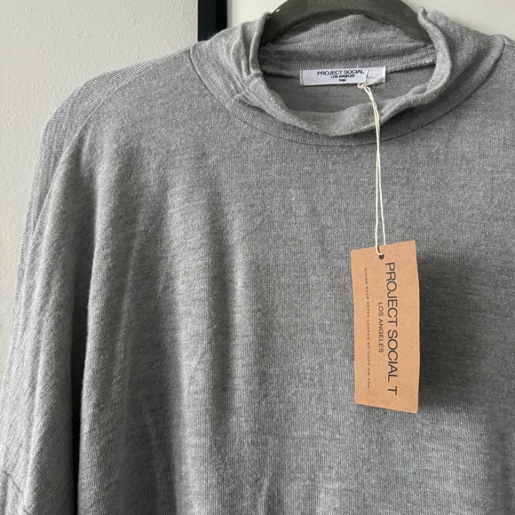 Project Social T | NWT Light Gray Metallic Mock Neck Long Sleeve Size Large - Picture 4 of 9